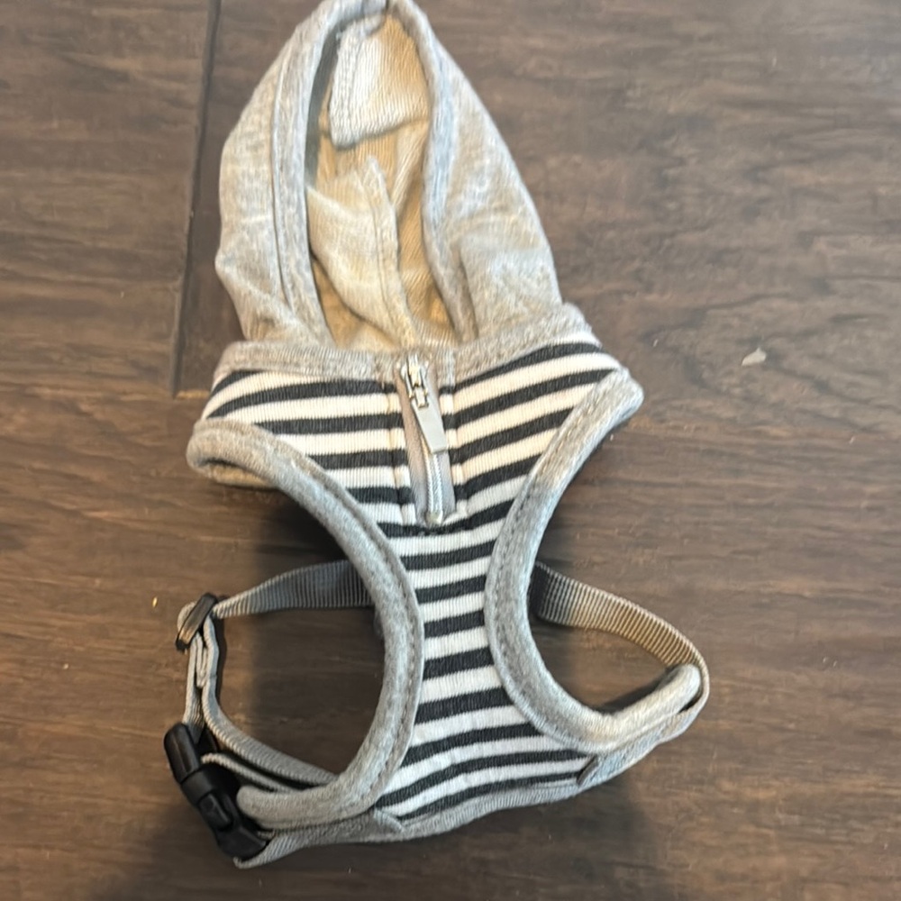 Puppia Gray and Black Dog Harness with Built-in Hood